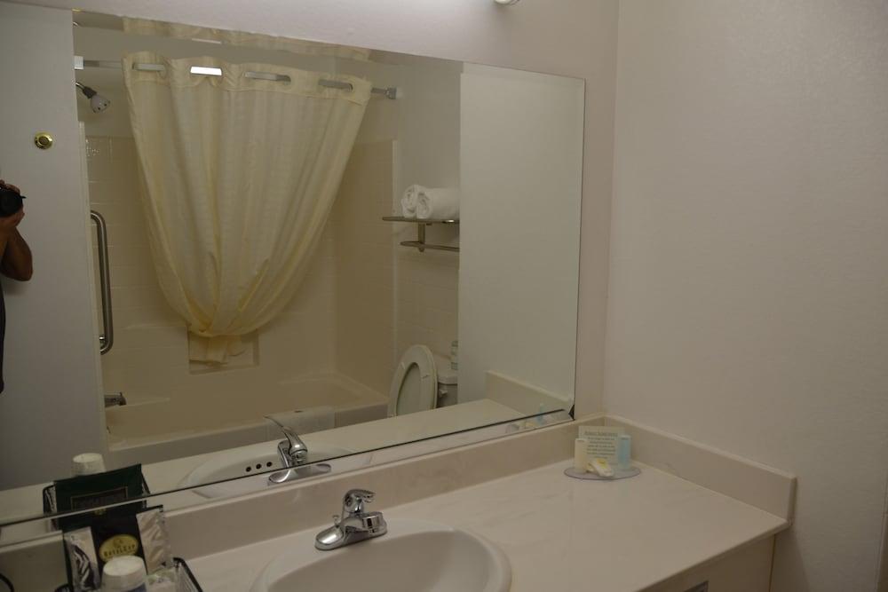 Fairbridge Inn & Suites Cleburne Eksteriør bilde