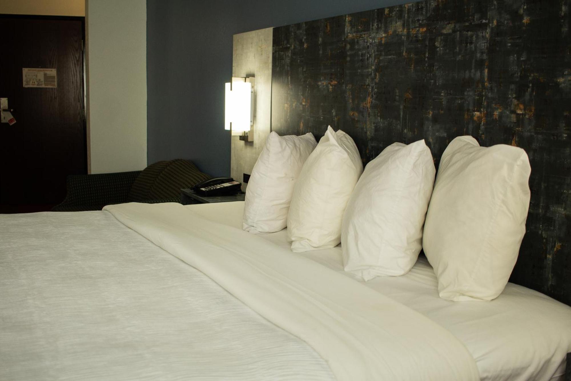 Fairbridge Inn & Suites Cleburne Eksteriør bilde